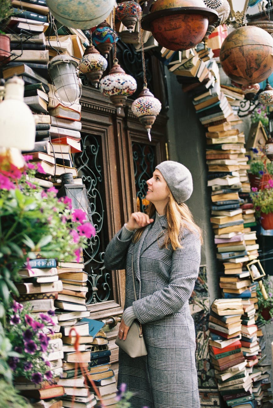 IZ ROMANA (ODLOMCI): O  SAJMU KNJIGA, Dnevnik Pisca u pokušaju, iz knjige BOŽANSKA JE SNAGA&nbsp;KNJIŽEVNOSTI